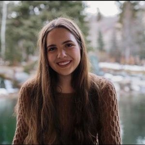 Meet your Posher, Cassandra